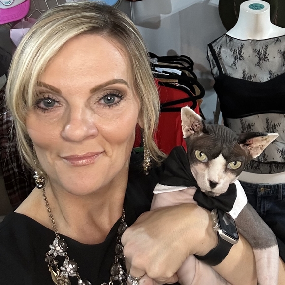 🤘The Motley Cruise 12/6 Holiday Edition "Whos And Grinches" - Picture 3 of 16